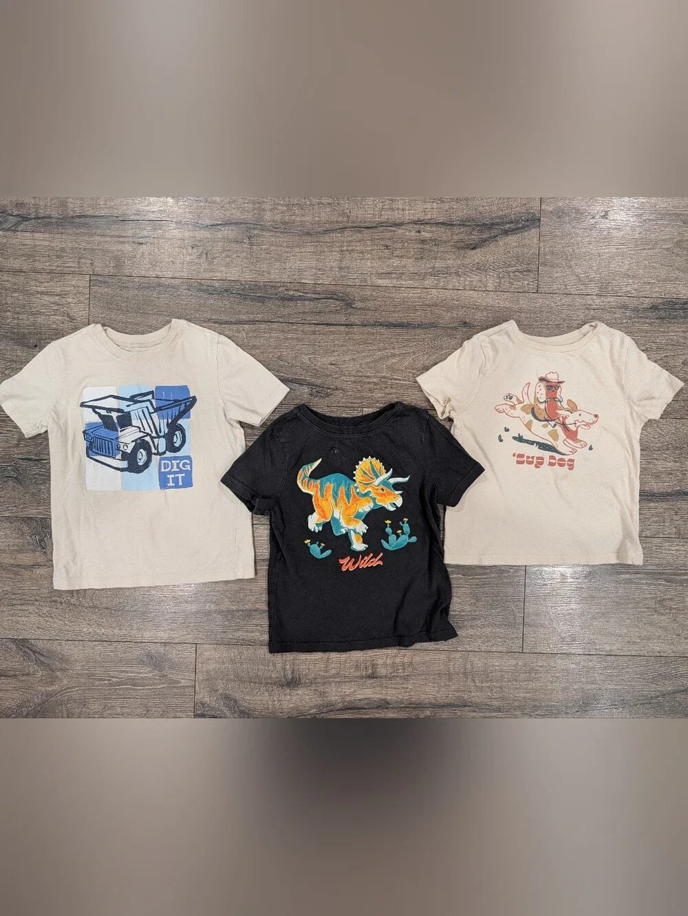 Old Navy 4T Boys 100% Cotton Tshirt Bundle Neutral Tan Grey Dinosaur Truck